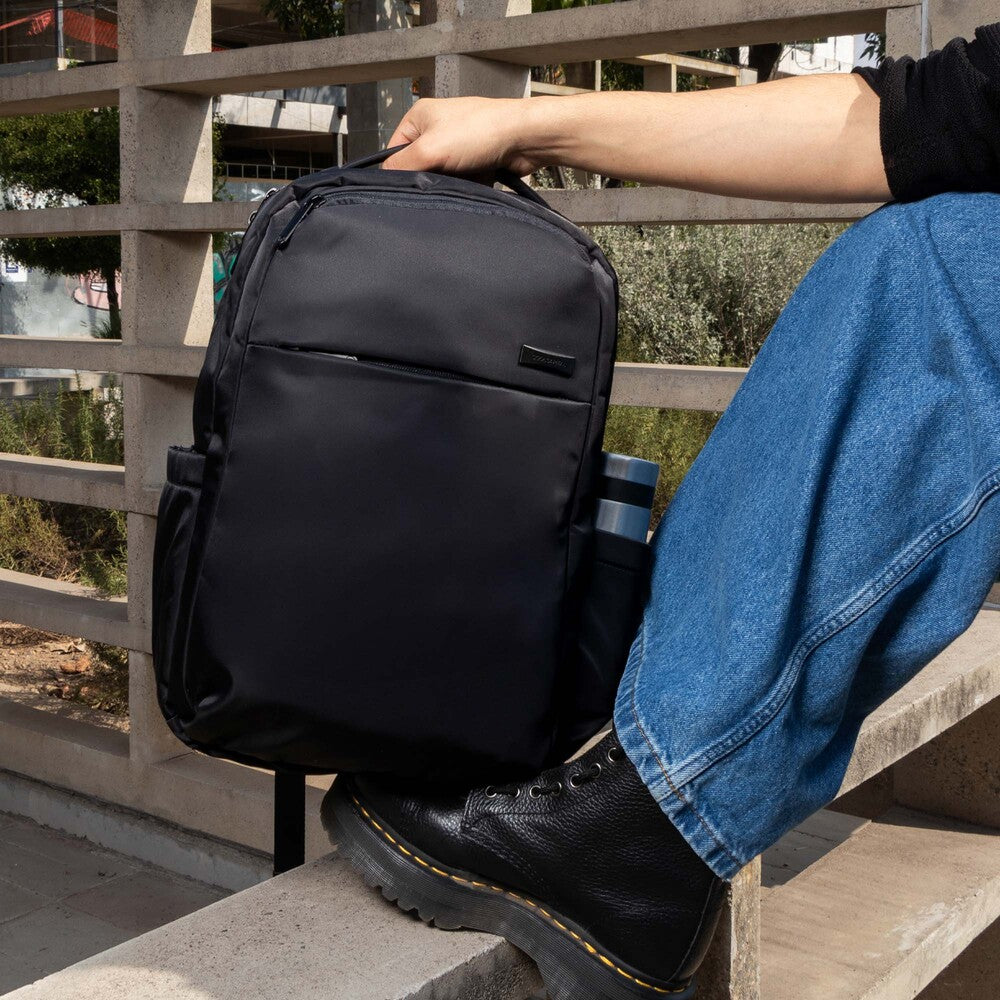 MOCHILA DOTT Laptop 15.6" Cool Capital Negro