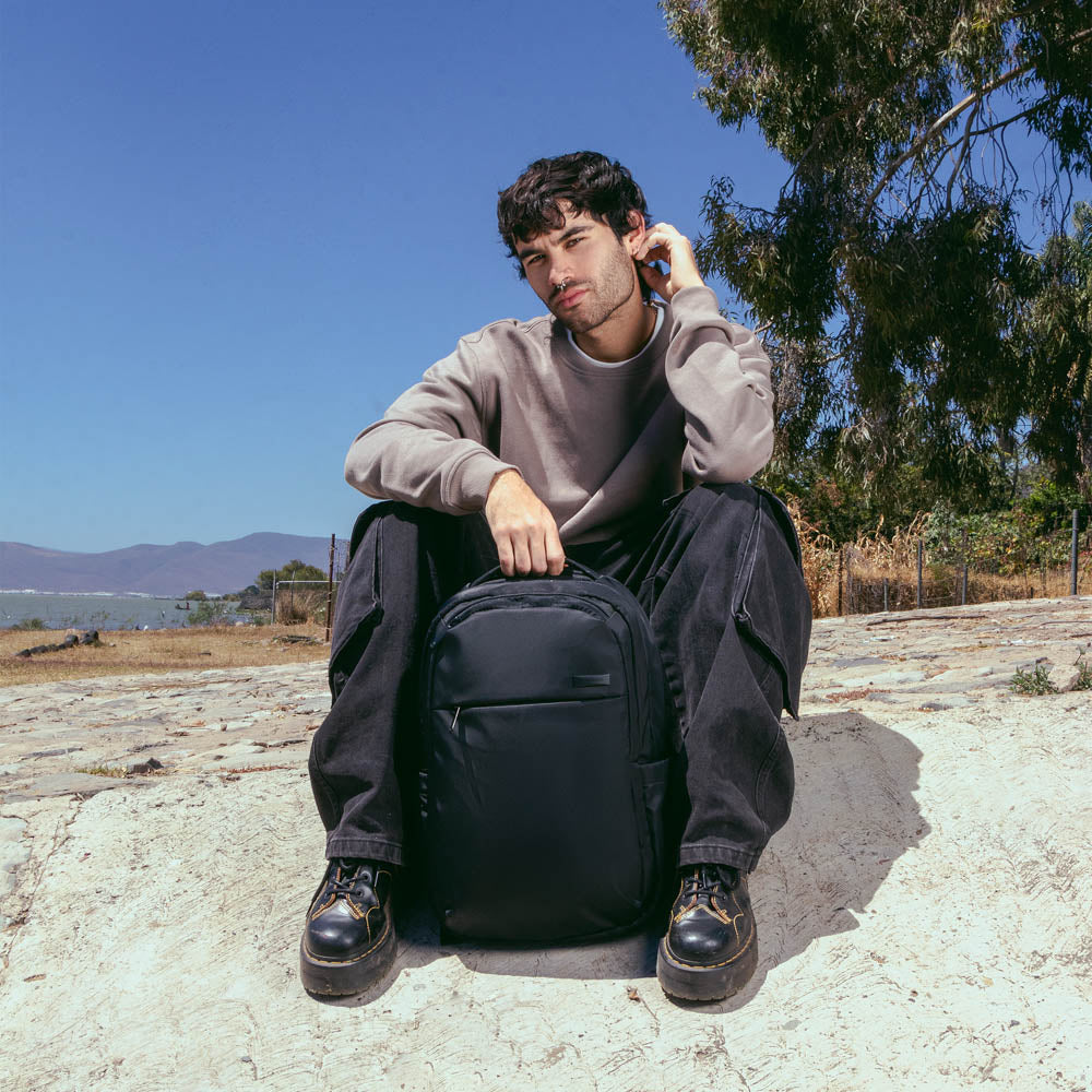 MOCHILA DOTT Laptop 15.6" Cool Capital Negro